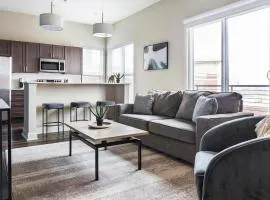 Landing Stunning 2BD Rooftop Lounge Gym