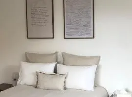 Studio lumineux avec jardin privé et parking