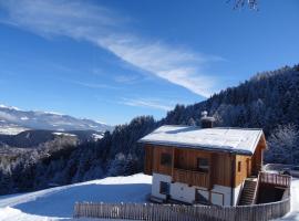 EGGA nature deluxe apartments - Panorama & Wellness, Kiens, Pustertal，位于科利因普斯泰里亚的别墅