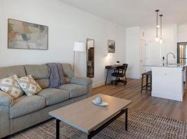 Landing Modern 2BD Clubhouse Gym，位于朗蒙特的酒店