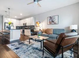 Landing Stylish 1BD Clubhouse Gym