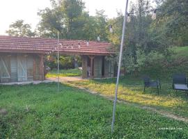 Camping OR，位于Bucureşci的酒店