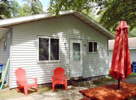 Cabin 4 | Moonbeam，位于Nevis的酒店