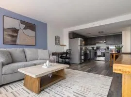 Landing Modern 1BD Yoga Studio Pool