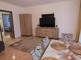 Apartament 3 pokoje 8-go maja