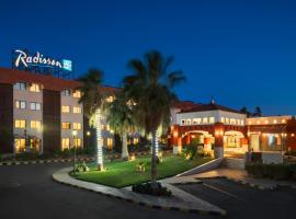 廷布丽笙酒店，位于延布延布机场 - YNB附近的酒店