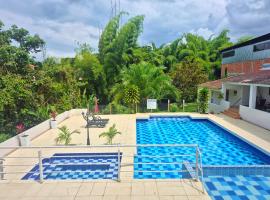 Hotel Campestre Turqueza Inn cerca de Armenia, La tebaida y Aeropuerto El Edén，位于El Edén的酒店