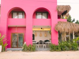 BIG WAVES BOUTIQUE HOTEL SIARGAO，位于卢纳将军城的酒店