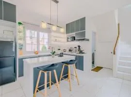 Vanya Park BSD Alesha Blue