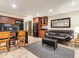 Ground level Condo near Downtown Bend