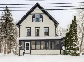 1 Mi to Main Street! Cozy Concord Apartment