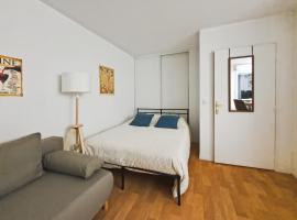 Parenthèse confortable avec balcon et parking，位于Luce的酒店