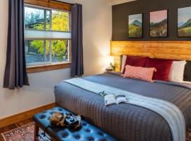 Backwoods Cabins，位于Carson的酒店