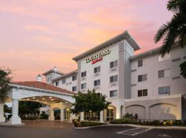 迈尔斯堡75号州际公路及湾岸中心万怡酒店，位于埃斯特罗的酒店