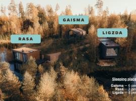 Īves, Koka Maja，位于Amatciems的酒店