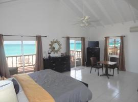 Rendezvous Bay Hotel，位于Blowing Point Village的酒店