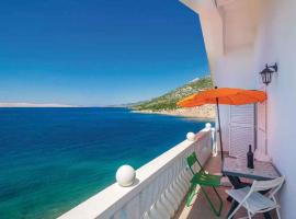Apartments Karlobag - Velebit Riviera 34630，位于卡尔卢巴格的酒店
