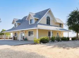 Wine Country Retreat by AvantStay