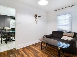 Comfortable 3BR Home Near Downtown