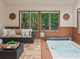 The Boulder Inn by AvantStay Indoor Hot Tub Game Room Outdoor Fire Pit，位于莱克哈莫尼的酒店