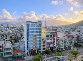 Mira Sun Hotel Quy Nhơn，位于归仁的酒店