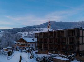 克里斯托夫酒店，位于蒙圭尔福的酒店