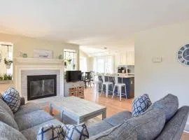 Beautiful Home Close to Ponds and Beach