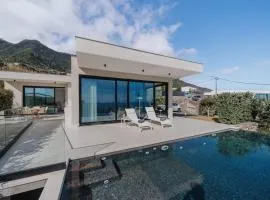 Villa Guindaste II Luxury with Pool & Sea View
