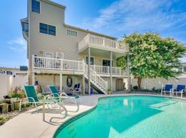 Brigantine Golf View Retreat with Pool and Game Room，位于布里根泰恩的酒店