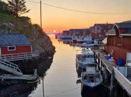 Mausund- Øyperla i havet! Egen båtplass ved hytta!，位于Frøya的酒店