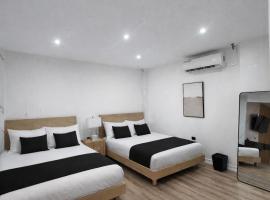 The Hive Boutique Hotel Double Queen Room 107，位于斯卡伯勒的酒店