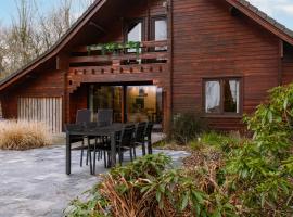 Anna-Helena - Cosy Wooden Chalet in the Forest，位于于瑟尔的酒店