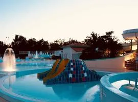 ZEcamping 4 étoiles parc aquatique piscine chauffée sauna et hammam