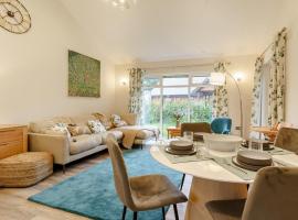 2 Bed in Fairwood 91725，位于Killay的酒店