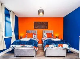 Aberdeen Airport Cozy Apartment - 3 Beds - Sleeps 5 with Free Parking and Fast Wi-Fi
