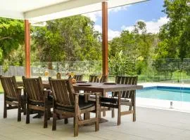 Hinterland Haven - Pool & Lush Surrounds