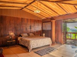 Terraé Eco-Sanctuary，位于Santa Elena的酒店