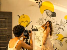 SAIR Hostel, Varanasi - 100m from Assi Ghat，位于瓦拉纳西的酒店