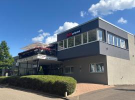 Hotel am Westend，位于拉尔的酒店