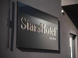 Stars Hotel，位于Jelah的酒店