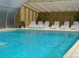ZEcamping 4 étoiles animaux acceptés avec piscine couverte et restaurant