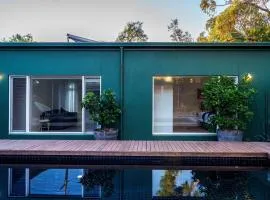 Montez House Retro-Modernist with Pool Views