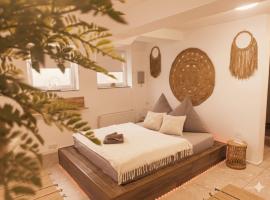 BOHO Apartment Auréa nähe Salzburg，位于弗赖拉辛的酒店