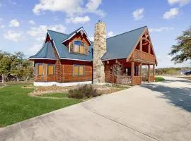 Luxe Lake Living with Bonus Bunk Area & Private Boat Parking - Dogs Welcome