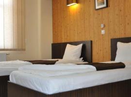 科利纳格兰德酒店，位于Valea Călugărească的酒店