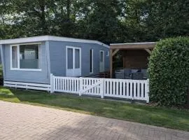 Knusse stacaravan op gezellige familiecamping!