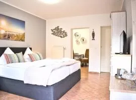 Doppelzimmer 3 Labskaus mit Küche by Pharus Appartements