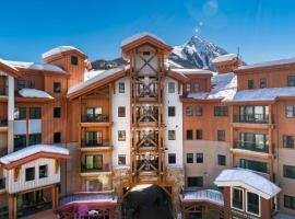 The Lodge at Mountaineer Square, A Vail Resorts Property，位于Mount Crested Butte的酒店
