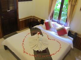 金莲花广场宾馆，位于琅勃拉邦的度假短租房