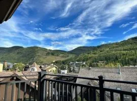 5 Star Hotel with Amenities Galore + Ski In/Out Base Camp - Vail Village Location